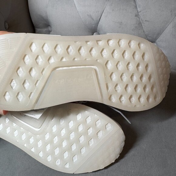 Adidas NMD R1 Bliss Lilac Sneaker Shoes Size 7 NEW WITH TAG - Picture 14 of 14